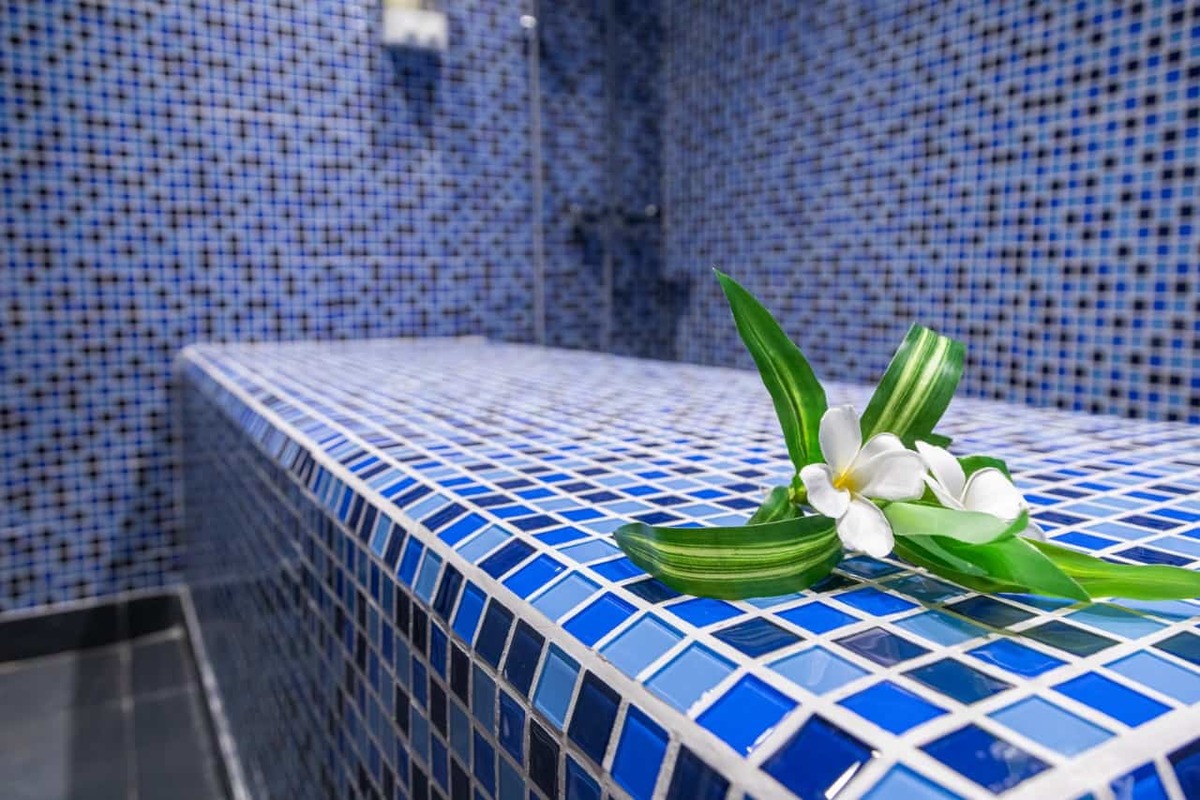 Understanding the Benefits of a Moroccan Bath - VanillaSmiles